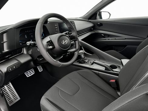 New 2025 Hyundai Elantra Sport FWD image 14