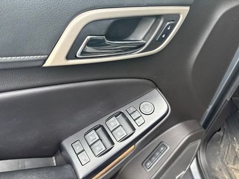 Used 2019 GMC Yukon Denali w/ Denali Ultimate Package AWD/4WD image 13