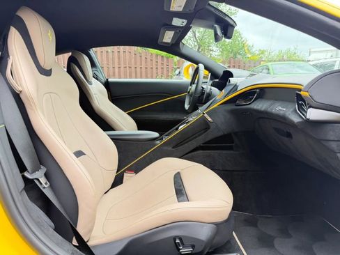 Used 2022 Ferrari Roma RWD image 23