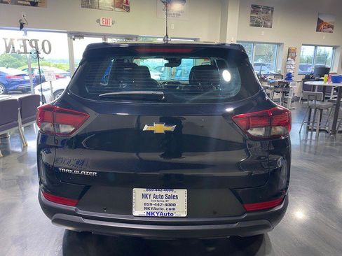 Used 2023 Chevrolet TrailBlazer LS FWD image 7