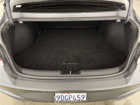 Used 2023 Hyundai Elantra SEL image 9