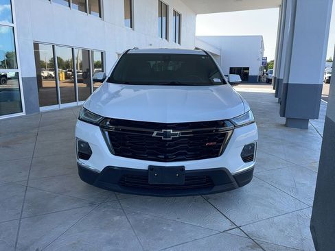 Used 2022 Chevrolet Traverse RS image 3