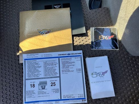 Used 2003 Chevrolet Corvette Coupe w/ Preferred Equipment Group RWD image 15