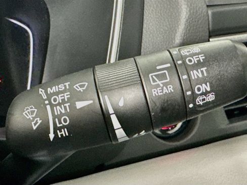 Used 2024 Honda Pilot Touring image 16