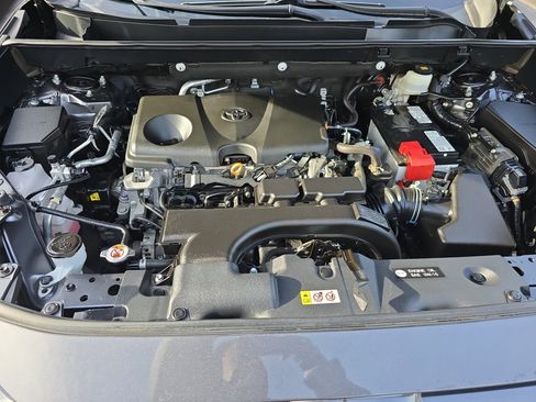 Used 2021 Toyota RAV4 XLE image 29