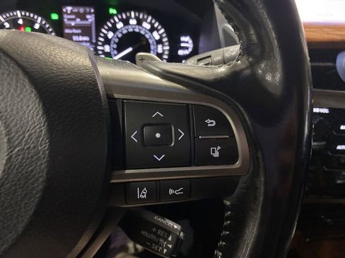 Used 2017 Lexus LX 570 4WD w/ Luxury Package image 9