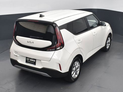 Used 2023 Kia Soul LX w/ LX Technology Package image 41