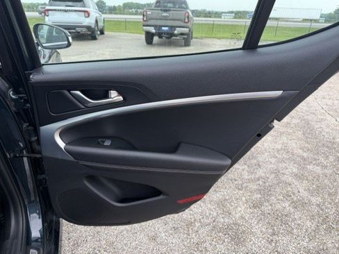 Used 2025 Genesis G70 2.5T AWD/4WD image 30
