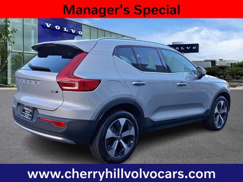Certified 2024 Volvo XC40 B5 Core image 6