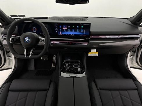 New 2026 BMW 550e xDrive AWD/4WD image 13