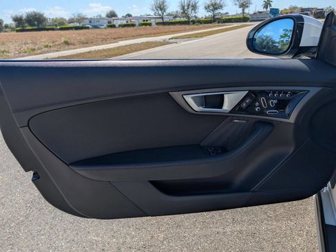 Used 2016 Jaguar F-TYPE Convertible image 12