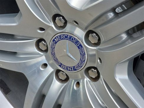 Used 2013 Mercedes-Benz S 550 w/ Sport Pkg image 18