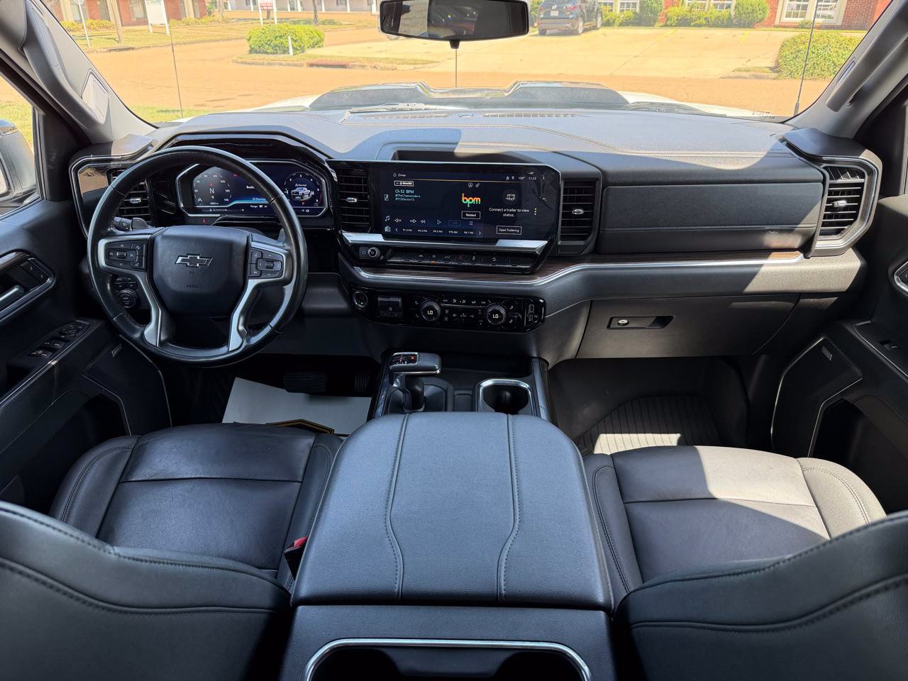 Used 2024 Chevrolet Silverado 1500 LT Trail Boss w/ Convenience Package II AWD/4WD image 17