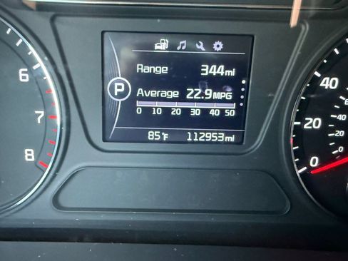 Used 2016 Kia Sorento AWD w/ LX Convenience Package image 16