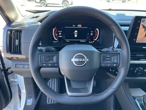 New 2026 Nissan Pathfinder SL w/ SL Premium Package (P04) image 14