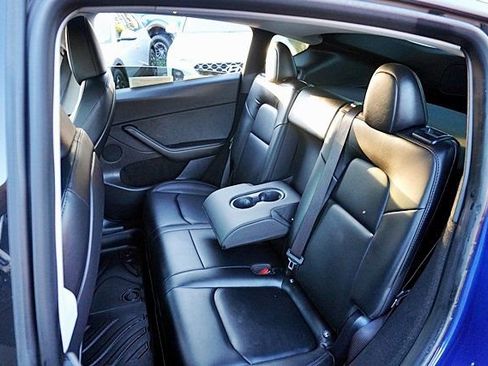 Used 2023 Tesla Model Y Long Range image 19