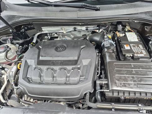Used 2021 Volkswagen Tiguan SE R-Line FWD image 24