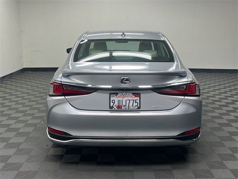 Certified 2024 Lexus ES 300h w/ Premium Package image 6