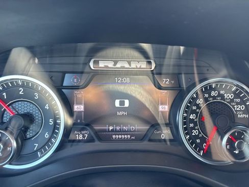 Used 2024 RAM 1500 Laramie AWD/4WD image 8
