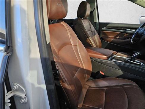 Used 2019 Buick Enclave Avenir image 25