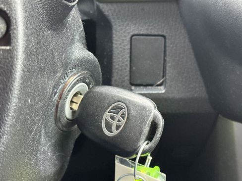 Used 2014 Toyota RAV4 XLE image 28