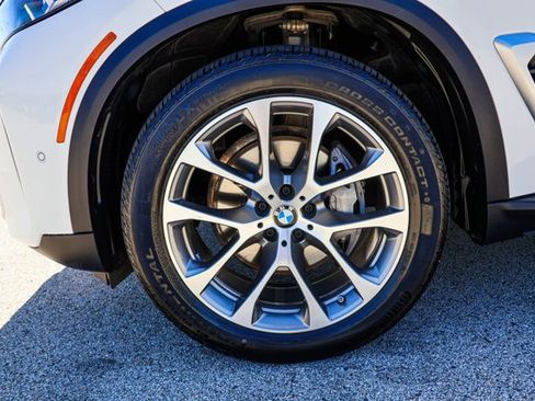 Used 2026 BMW X5 xDrive40i image 9