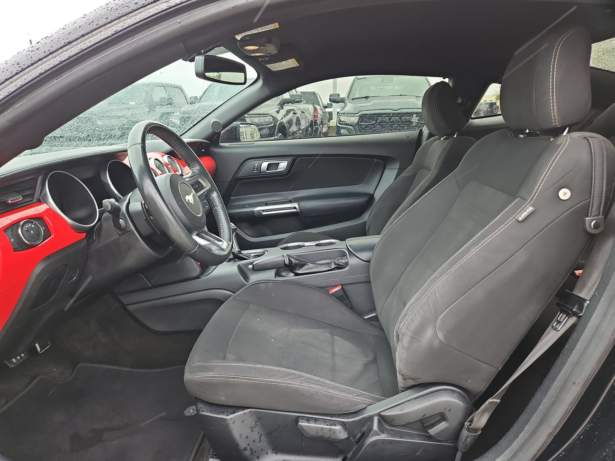 Used 2018 Ford Mustang Coupe RWD image 9