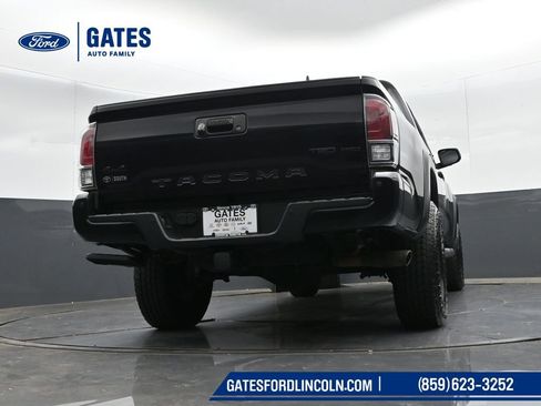 Used 2021 Toyota Tacoma TRD Pro AWD/4WD image 33