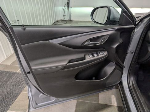 Used 2025 Buick Envista Preferred image 12