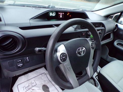 Used 2014 Toyota Prius C Four image 32
