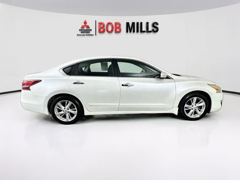 Used 2014 Nissan Altima 2.5 SV w/ Convenience Package FWD image 8