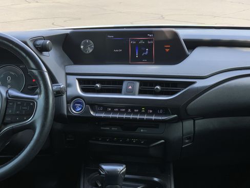 Used 2019 Lexus UX 250h w/ Premium Package AWD/4WD image 31