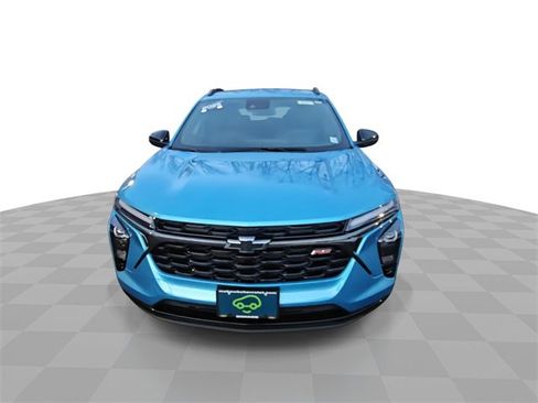 Certified 2025 Chevrolet Trax RS image 3