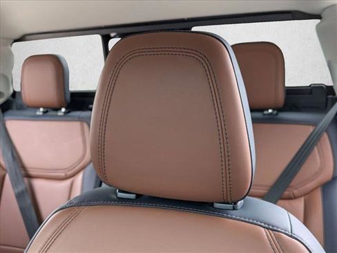 Certified 2022 Ford Maverick Lariat w/ Lariat Luxury Package image 14