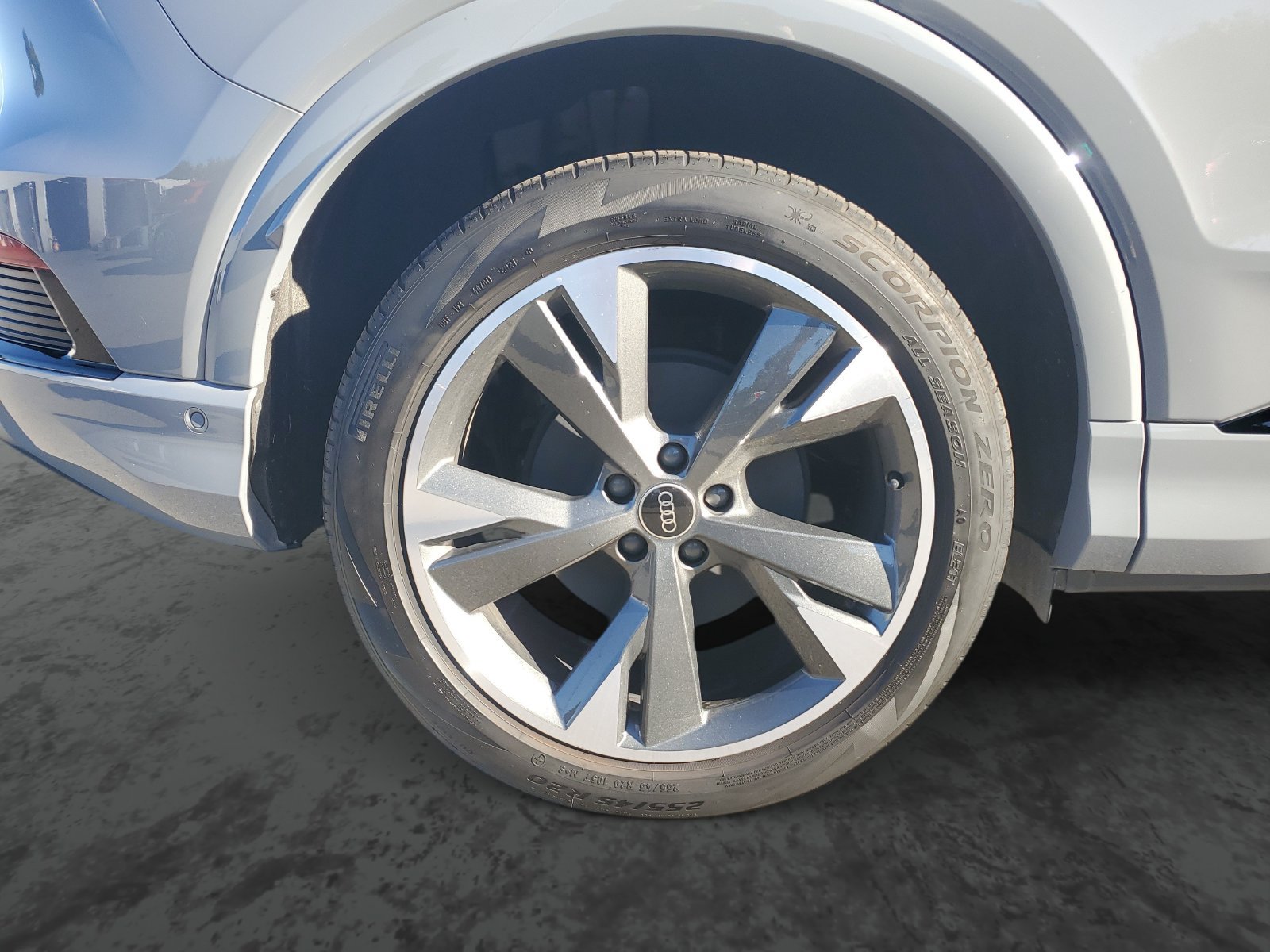 Used 2024 Audi Q4 e-tron Premium Plus AWD/4WD image 5