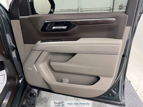 Used 2025 Chevrolet Tahoe Z71 w/ Comfort Package image 42