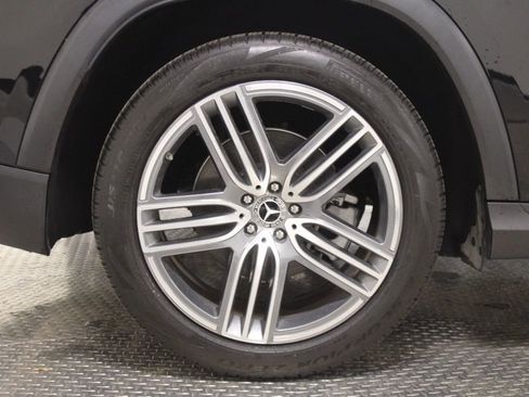 Used 2024 Mercedes-Benz GLS 450 4MATIC image 15