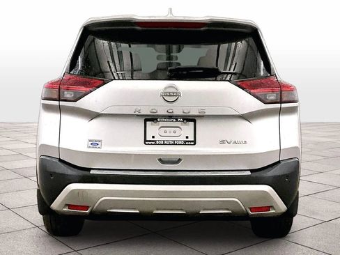 Used 2023 Nissan Rogue SV image 4