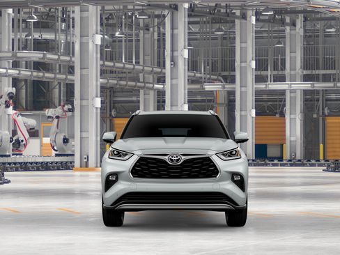 New 2026 Toyota Highlander Platinum AWD/4WD image 2