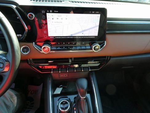 Certified 2024 GMC Canyon AT4 image 27