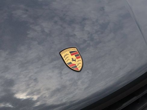 Certified 2024 Porsche Macan AWD/4WD image 13