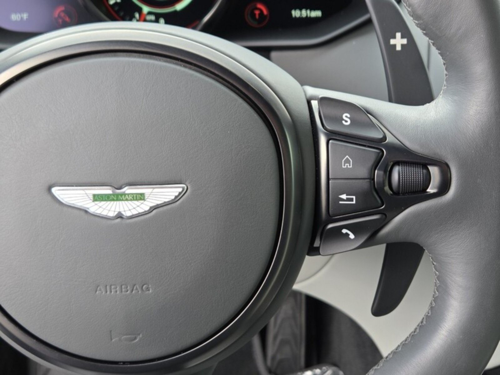Used 2023 Aston Martin V8 Vantage Roadster RWD image 27