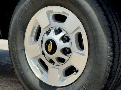 Used 2015 Chevrolet Silverado 2500 LT w/ LT Convenience Package AWD/4WD image 15