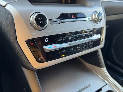 Used 2020 Ford Explorer XLT w/ Equipment Group 202A image 34