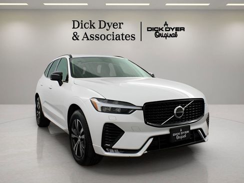 Certified 2025 Volvo XC60 B5 Core image 17