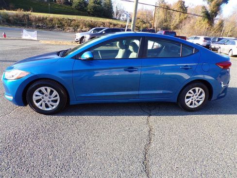 Used 2017 Hyundai Elantra SE image 12