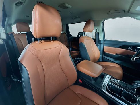 Used 2024 Kia Carnival SX FWD image 29