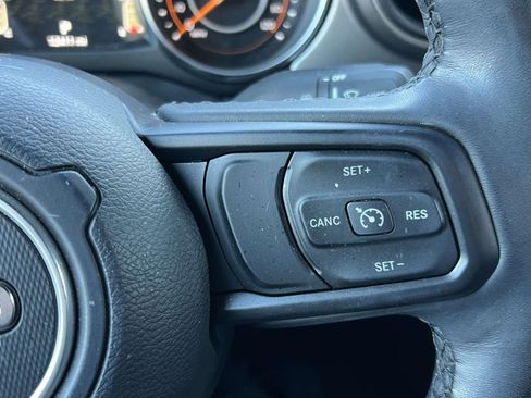 Used 2023 Jeep Wrangler Sport image 21