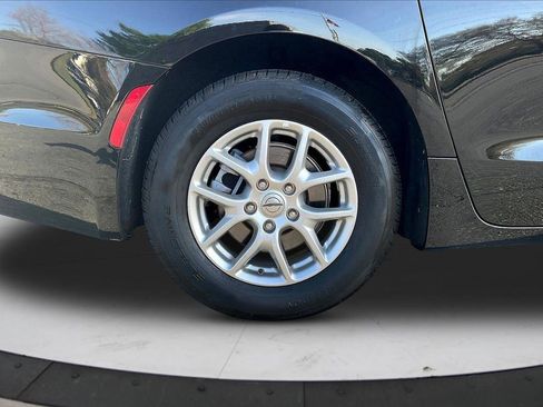 Used 2025 Chrysler Pacifica Select FWD image 37