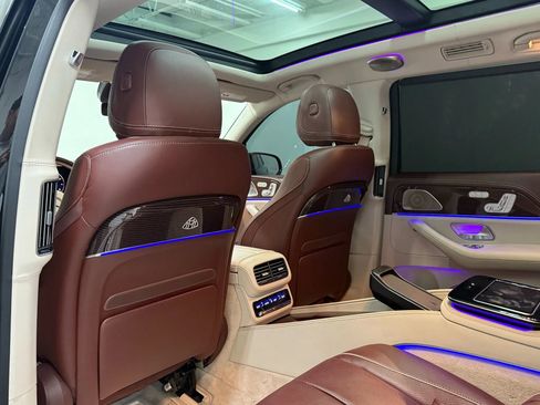 Used 2022 Mercedes-Benz Maybach GLS 600 GLS 600 4MATIC Sport Utility 4 image 13